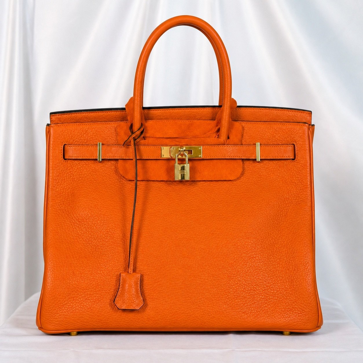 HERMÈS Birkin 40 Orange — Orange Ostrich Leather, Gold Hardware