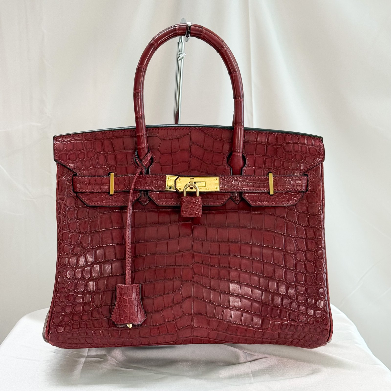 HERMÈS Birkin — Bordeaux Alligator, Gold Hardware