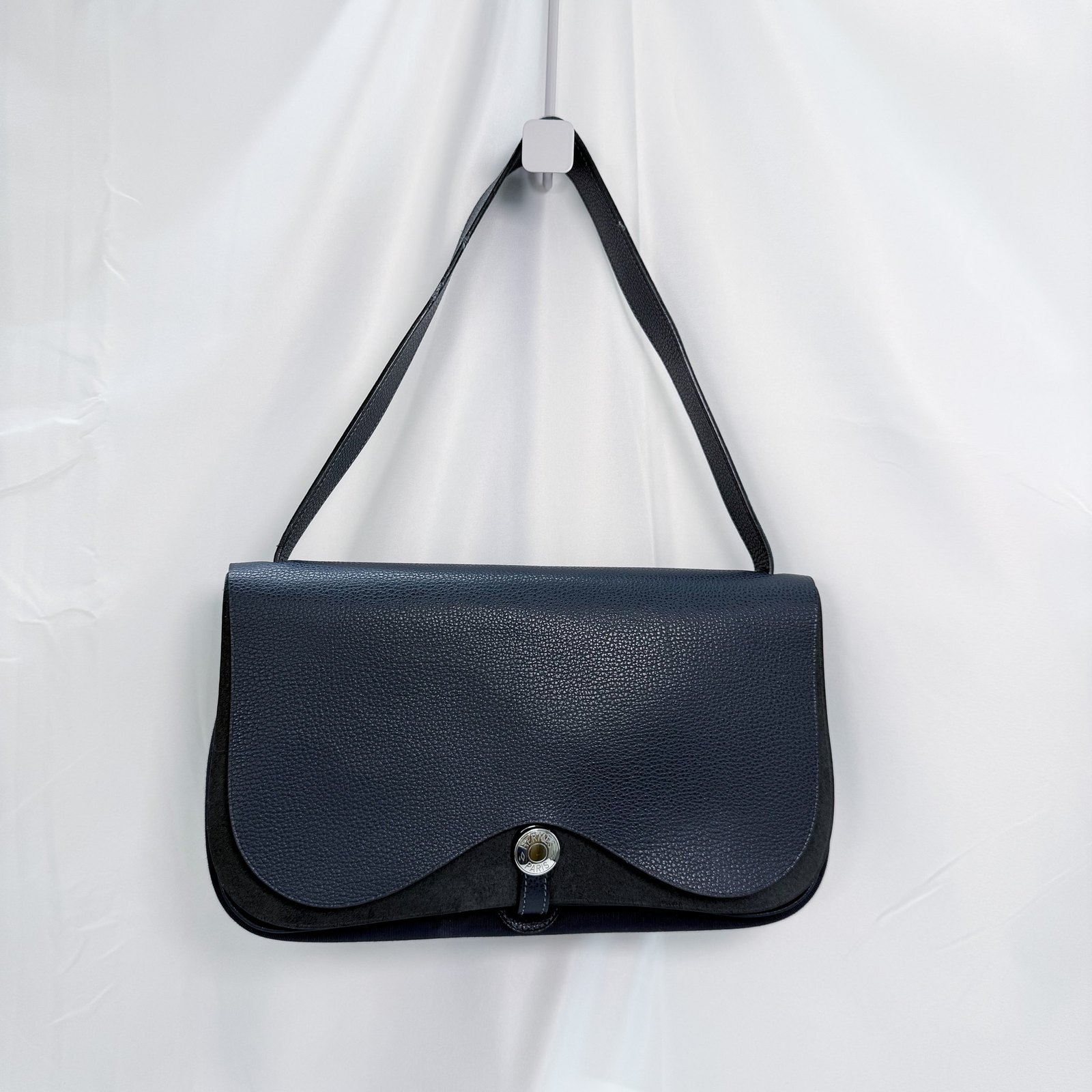 HERMÈS Cherche-Midi 25 — Bleu Nuit, Palladium Clou de Selle