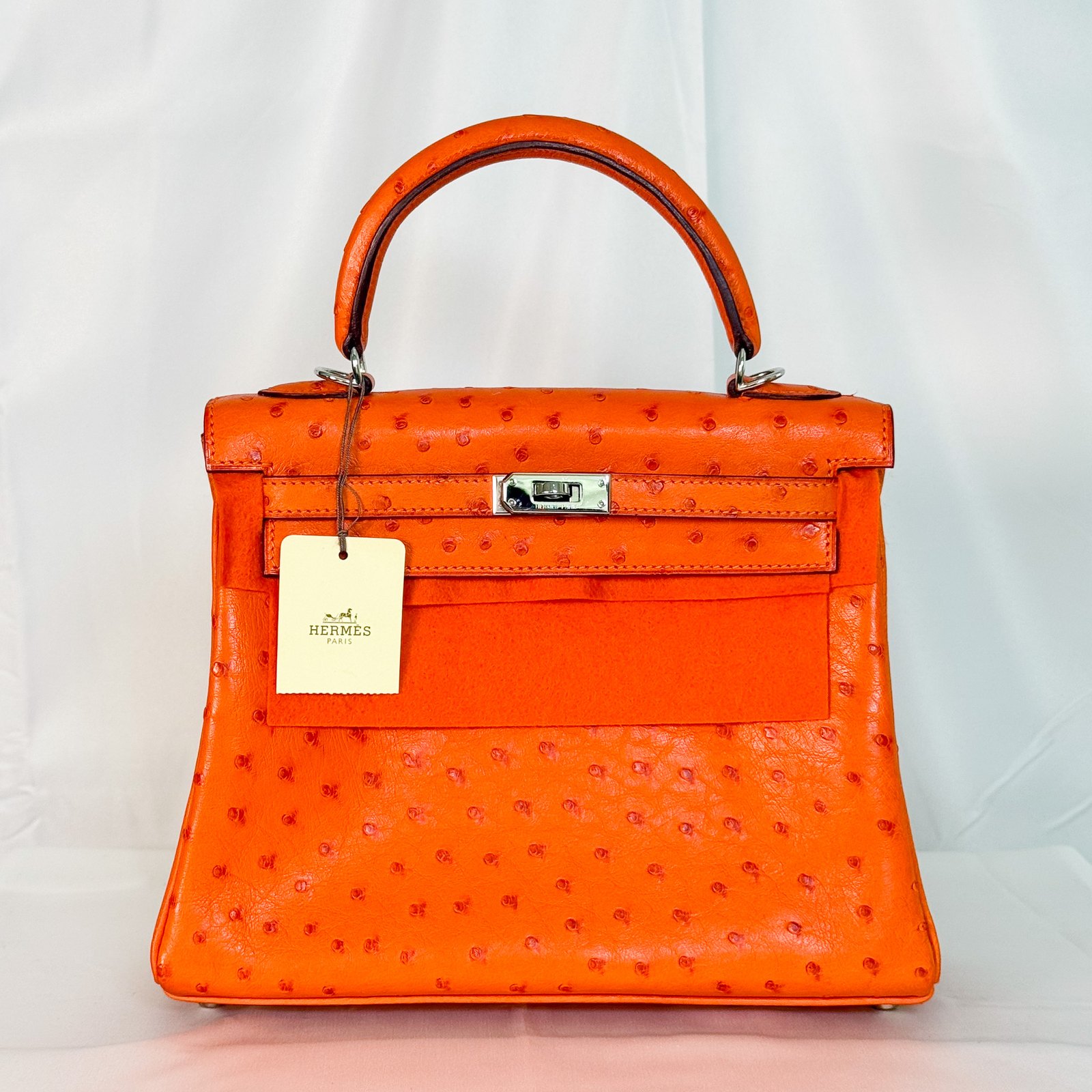 HERMÈS Kelly 25 Orange — Orange Ostrich Leather, Gold Hardware