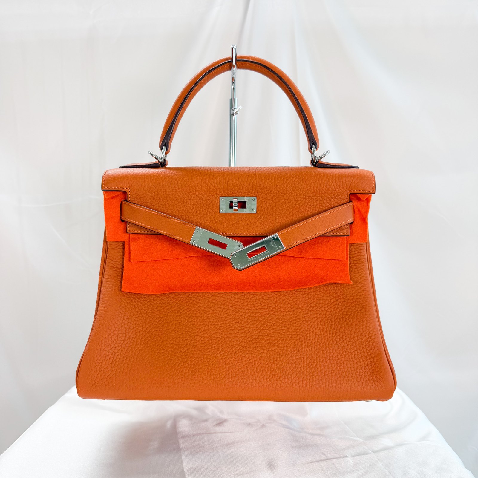 HERMÈS Kelly 28 Retourné Potiron — Taurillon Clémence, Palladium Hardware